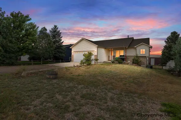 1112 Crescent Dr, Cheyenne, WY 82007