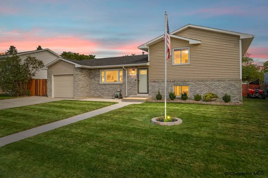 4317 Cleveland Ave, Cheyenne, WY 82053 - #2