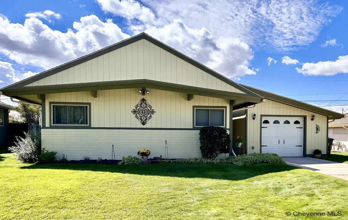 1414 Sanders, Laramie, WY 82070 - #1