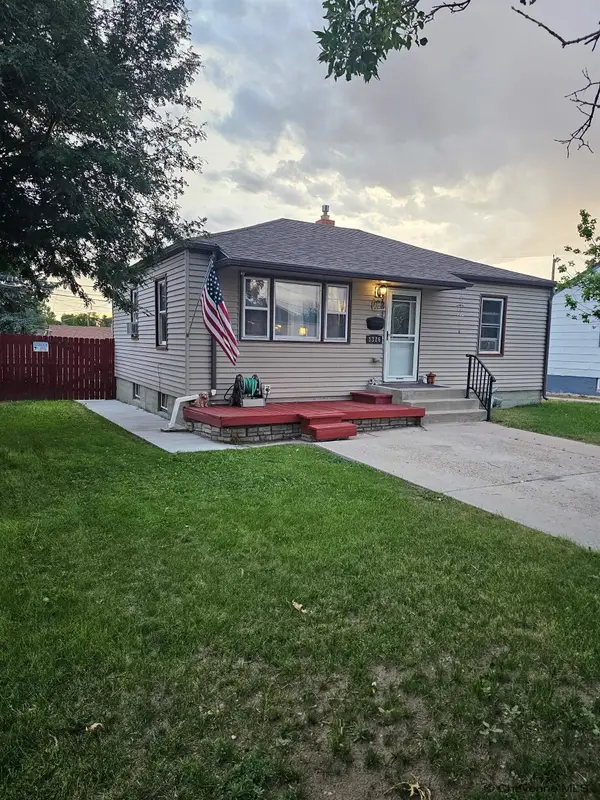 3326 Alexander Ave, Cheyenne, WY 82001