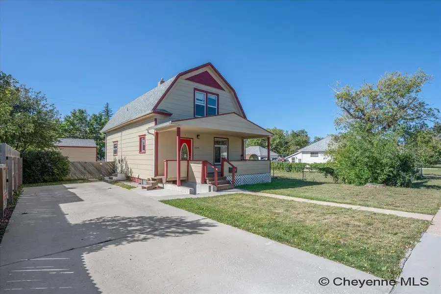 2215 E 17th St, Cheyenne, WY 82001 - #2