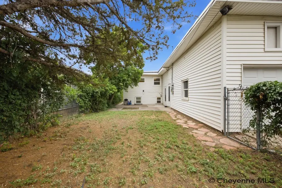 2504 E 12th St, Cheyenne, WY 82001 - #3
