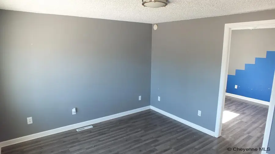 2322 E 11th St, Cheyenne, WY 82001 - #2