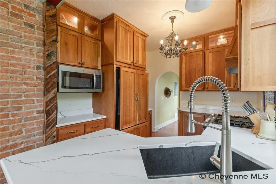 618 E 23rd St, Cheyenne, WY 82001 - #3