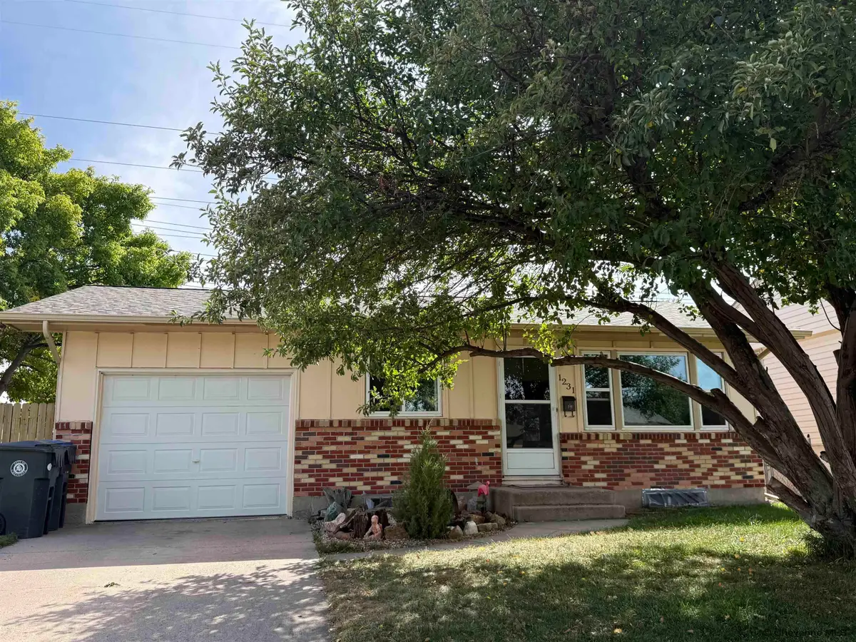 1231 W Jefferson Rd, Cheyenne, WY 82007 - #1