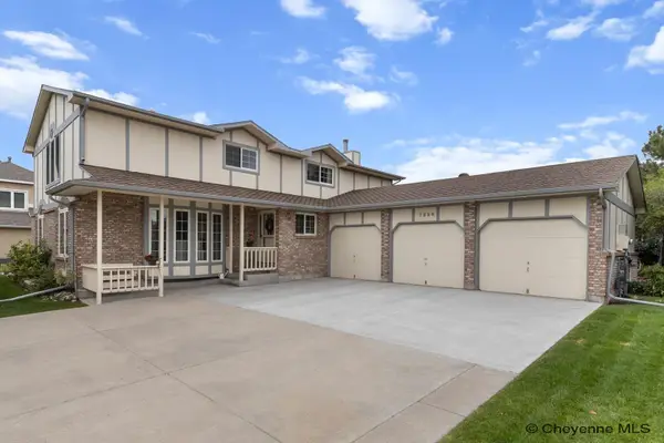 7220 Bridle Dr, Cheyenne, WY 82009