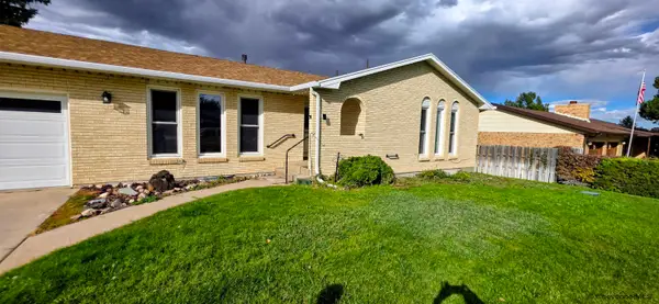 822 Evergreen St, Cheyenne, WY 82009