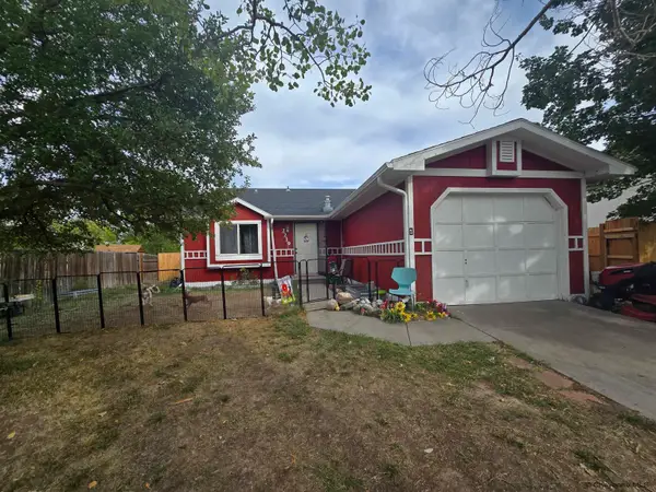2219 Pine Ave, Cheyenne, WY 82007