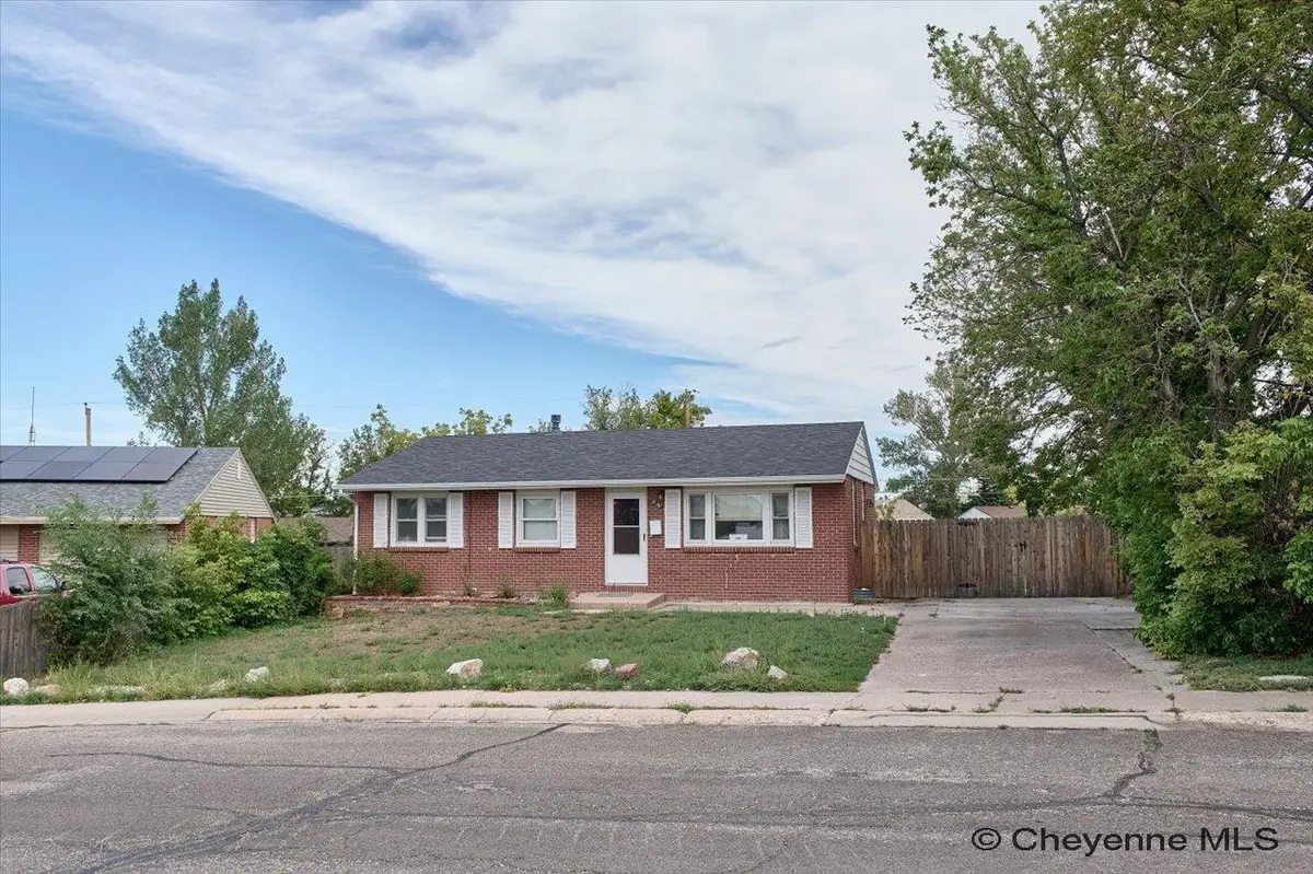 956 Hillcrest Rd, Cheyenne, WY 82001 - #1