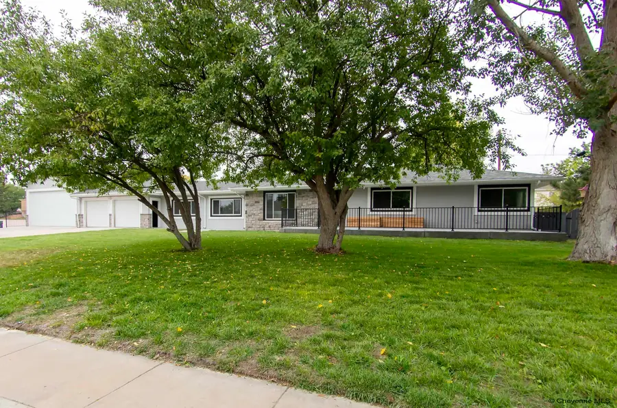 808 Virginia Ct, Cheyenne, WY 82009 - #2