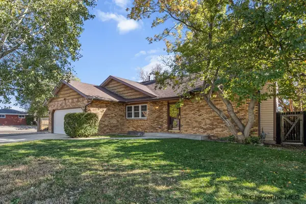 5615 Townsend Pl, Cheyenne, WY 82009