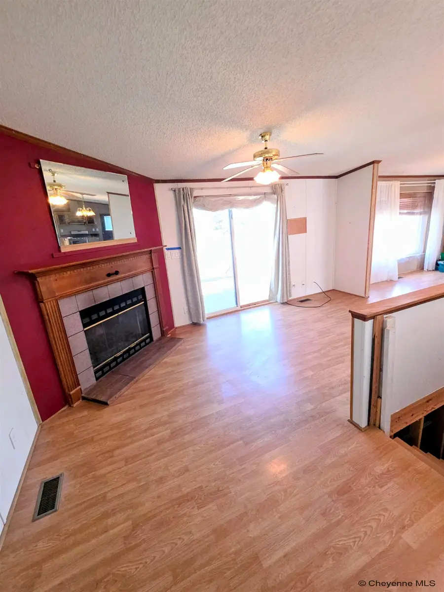 6810 Elmwood Ave, Cheyenne, WY 82007 - #3