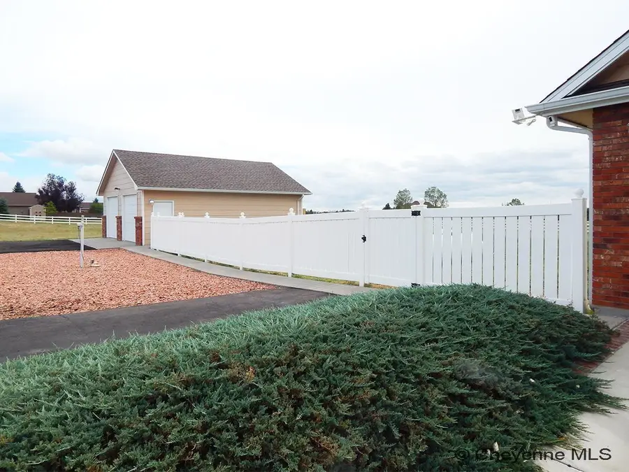1113 Twin Mtn Rd, Cheyenne, WY 82009 - #2