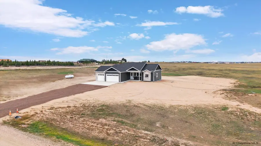 2056 Mammoth Rd, Cheyenne, WY 82009 - #2