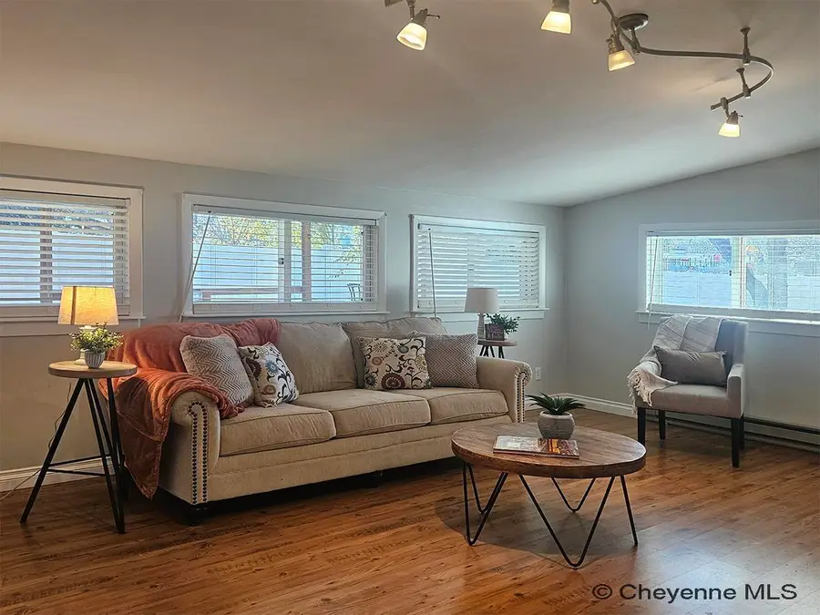 902 Stevens Dr, Cheyenne, WY 82001 - Image #2