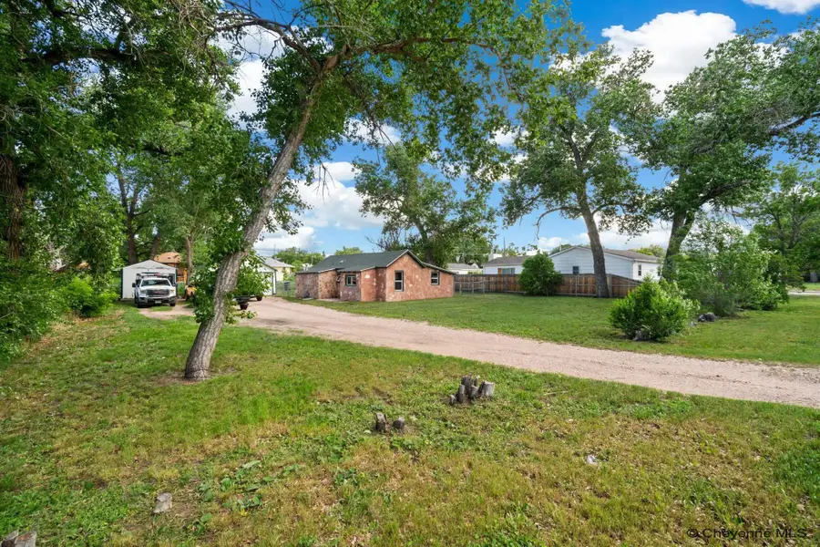 615 W 7th St, Cheyenne, WY 82007 - Image #2