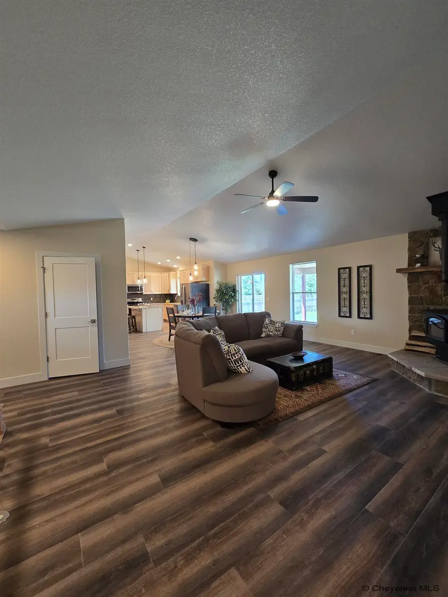 606 Cherry St, Cheyenne, WY 82007 - Image #2