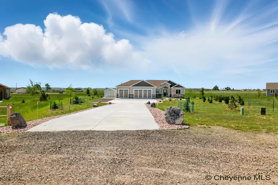 6424 Blue Roan Rd, Cheyenne, WY 82007 - Image #2