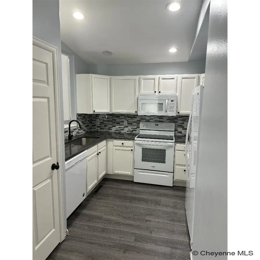 6031 Atlantic Dr, Cheyenne, WY 82001 - Image #2