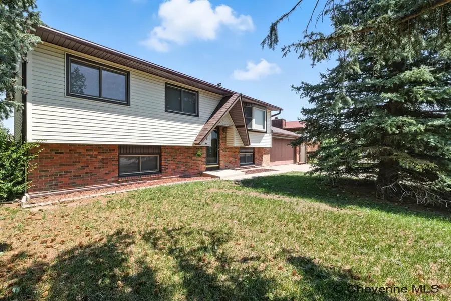 508 Gardenia Dr, Cheyenne, WY 82009 - Image #2