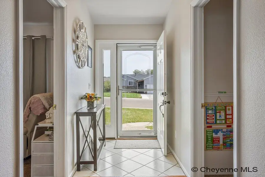 5208 Danielle Ct, Cheyenne, WY 82009 - Image #3