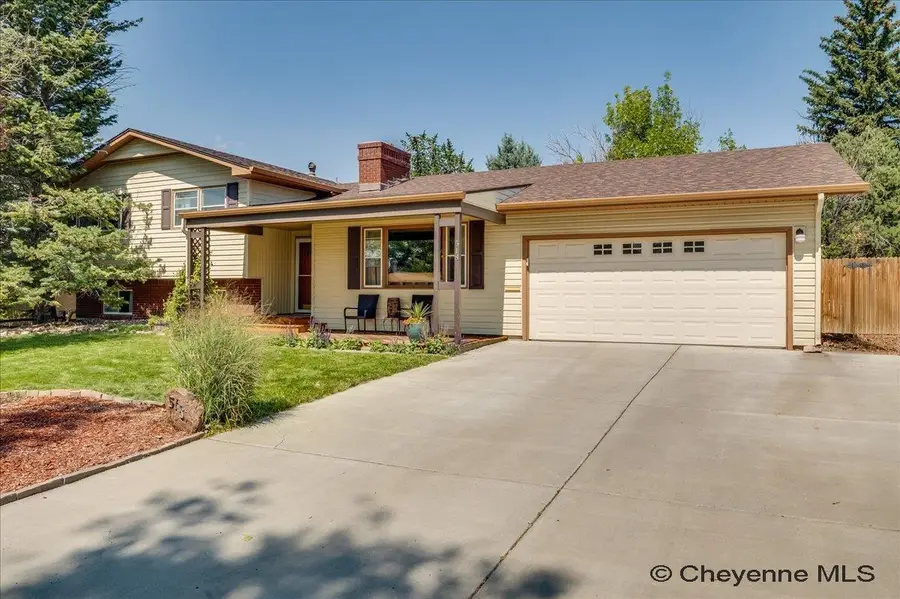 518 Dartmouth Ln, Cheyenne, WY 82009 - Image #2