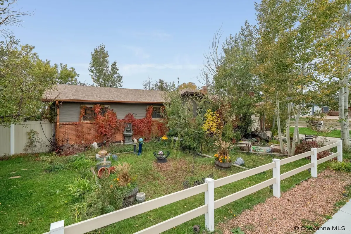 723 New Bedford Dr, Cheyenne, WY 82009 - Image #1