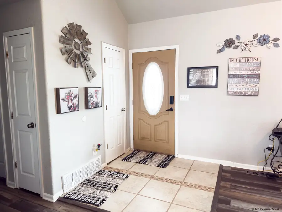 1532 Skyway Ave, Cheyenne, WY 82009 - Image #3