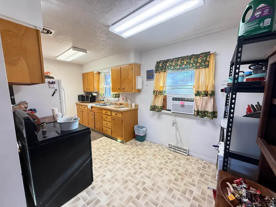 3331 Belaire Ave, Cheyenne, WY 82001 - Image #2