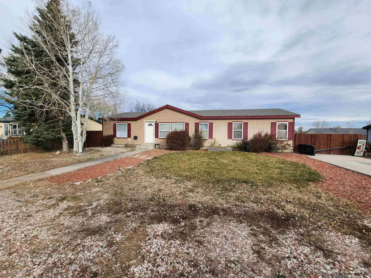 608 Sunridge Dr, Cheyenne, WY 82007 - Image #1