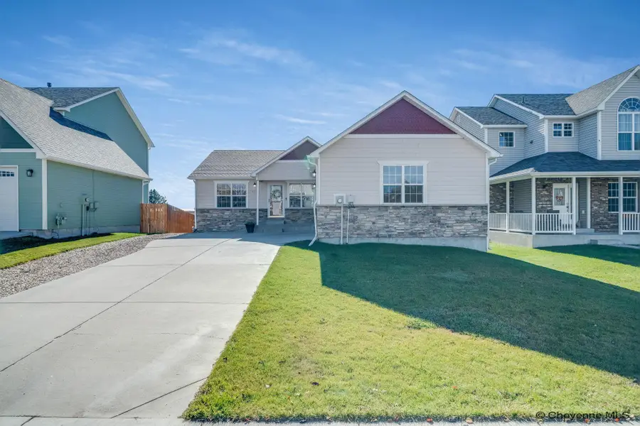 4917 Opal Dr, Cheyenne, WY 82001 - Image #2