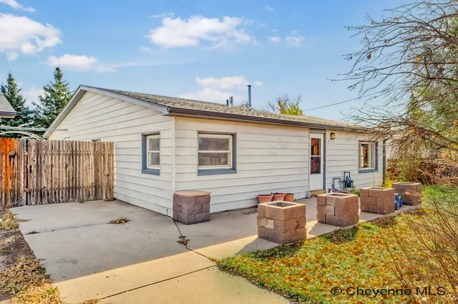 317 Lake Pl, Cheyenne, WY 82007 - Image #2