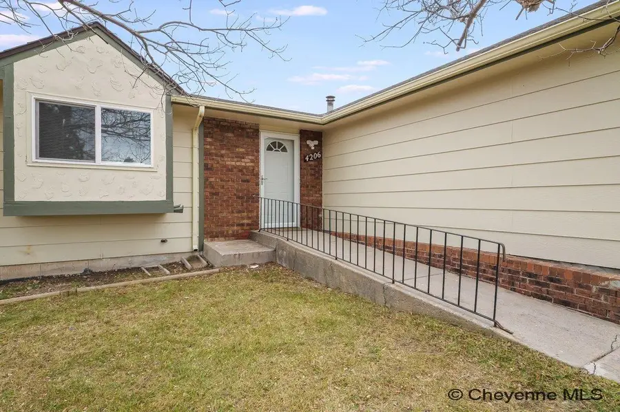 4206 Woodcrest Ave, Cheyenne, WY 82009 - Image #2
