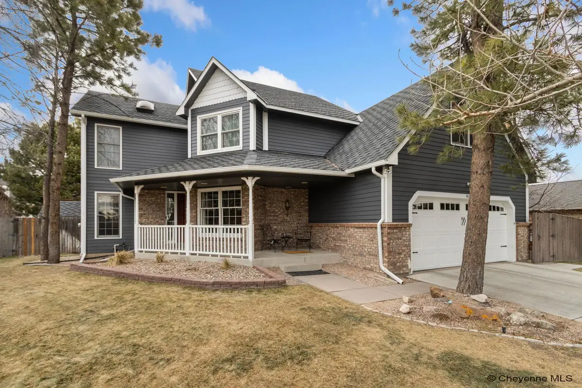 912 Oakhurst Dr, Cheyenne, WY 82009 - Image #1