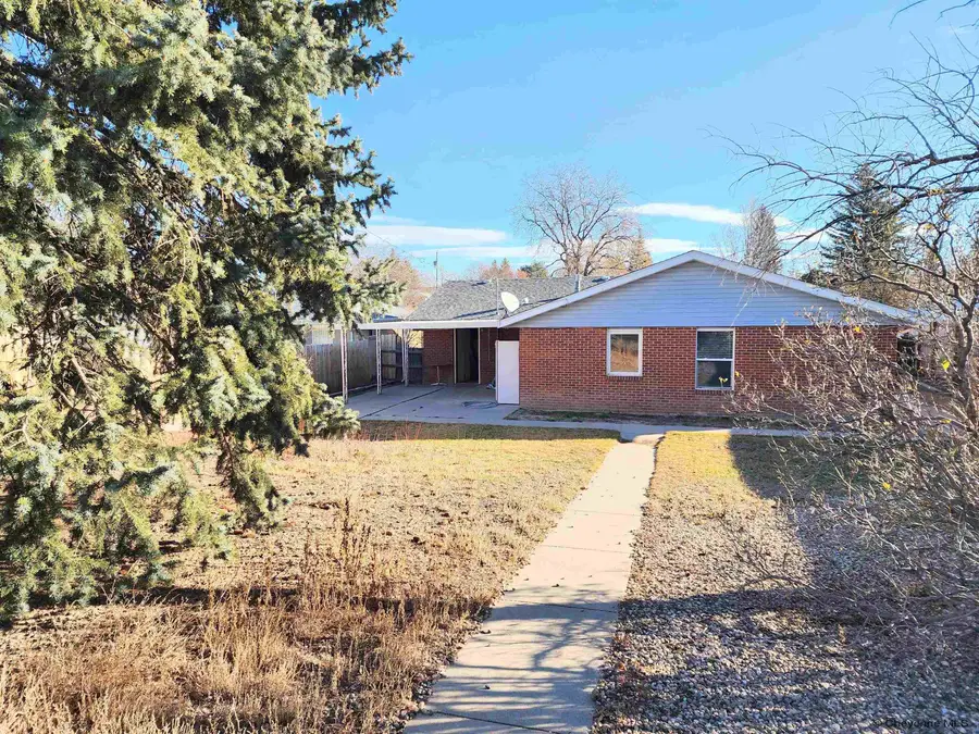 1847 Milton Dr, Cheyenne, WY 82001 - Image #2