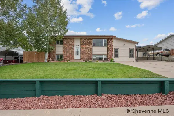 813 Cottonwood Dr, Cheyenne, WY 82001
