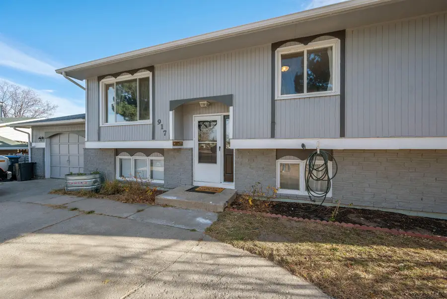 917 Phoenix Dr, Cheyenne, WY 82001 - Image #3