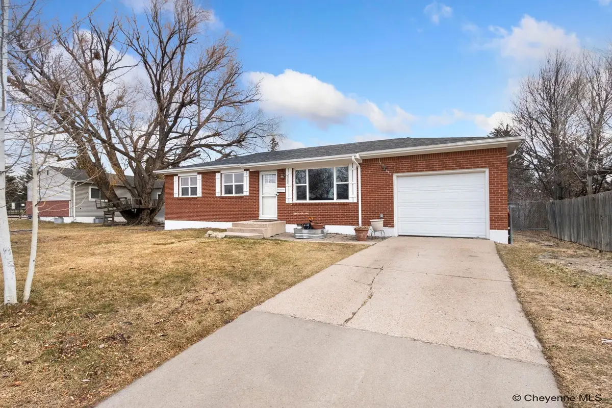711 Monroe Ave, Cheyenne, WY 82001 - Image #1