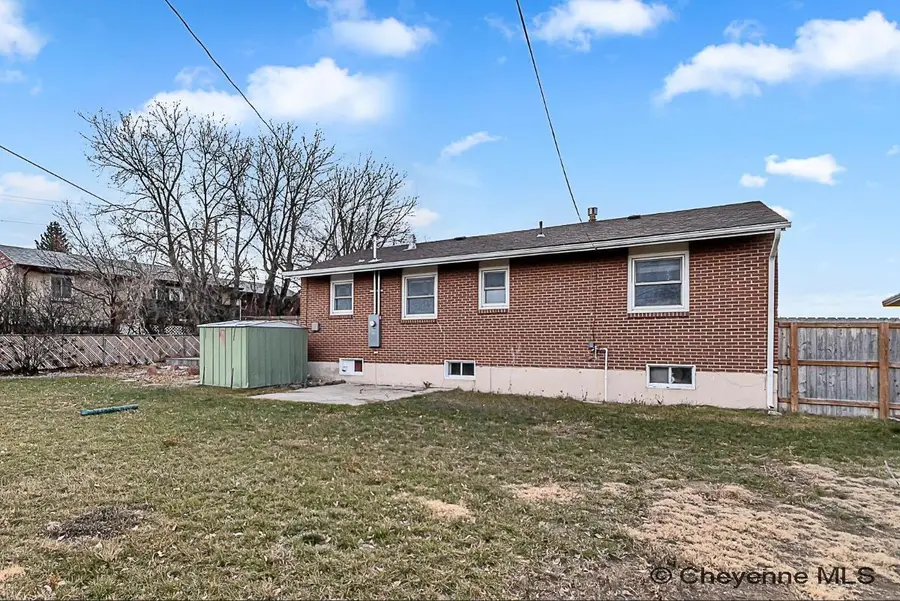956 Hillcrest Rd, Cheyenne, WY 82009 - Image #3
