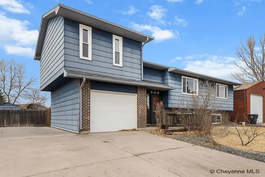 900 Phoenix Dr, Cheyenne, WY 82001 - #2