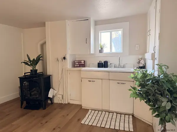 313 W 5th St, Cheyenne, WY 82007