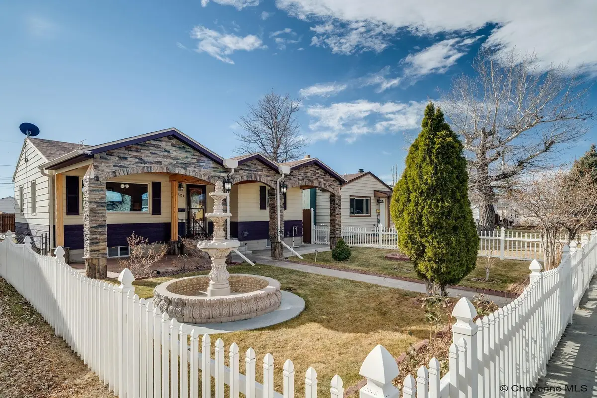 2621 E 10th St, Cheyenne, WY 82001 - Image #1