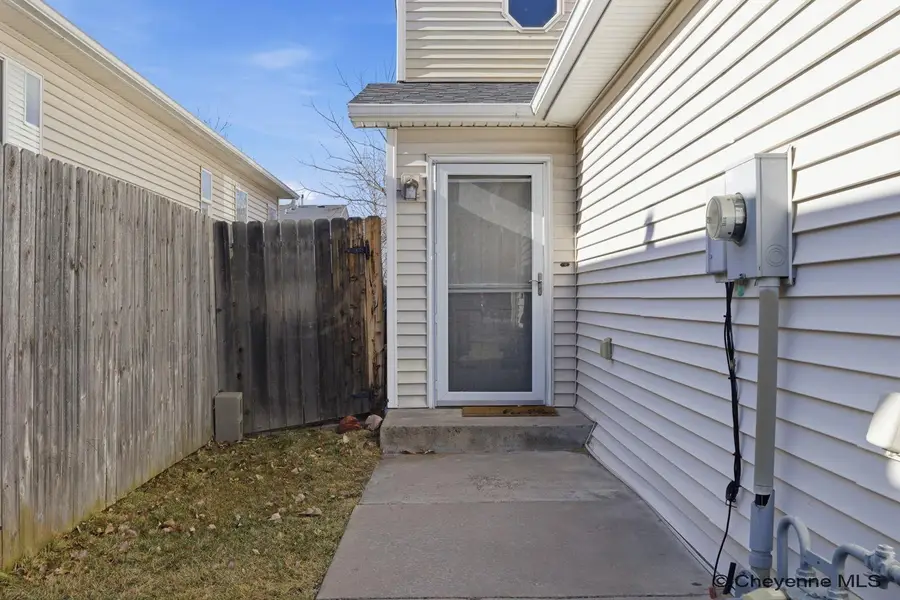 320 Hunters Way, Cheyenne, WY 82007 - Image #2