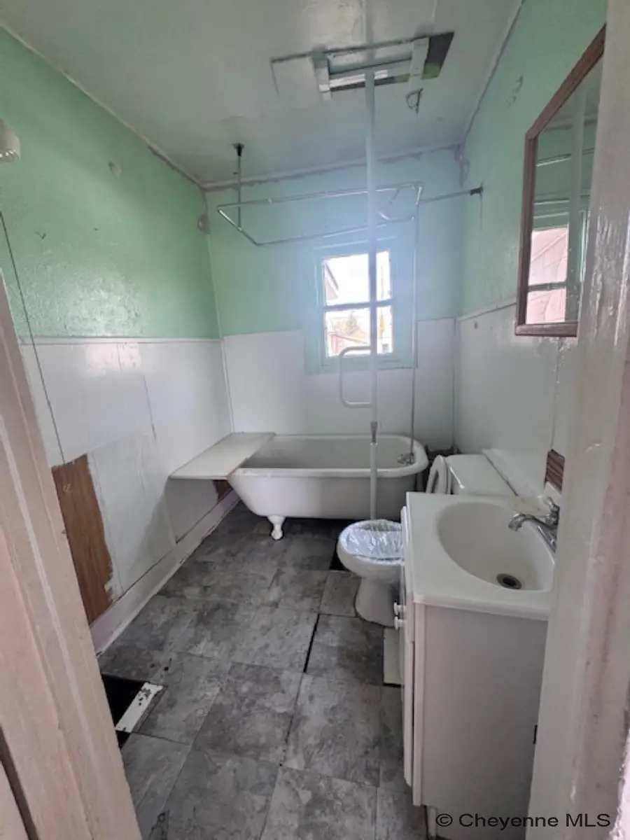 712 S Pine St, Laramie, WY 82070 - Image #3