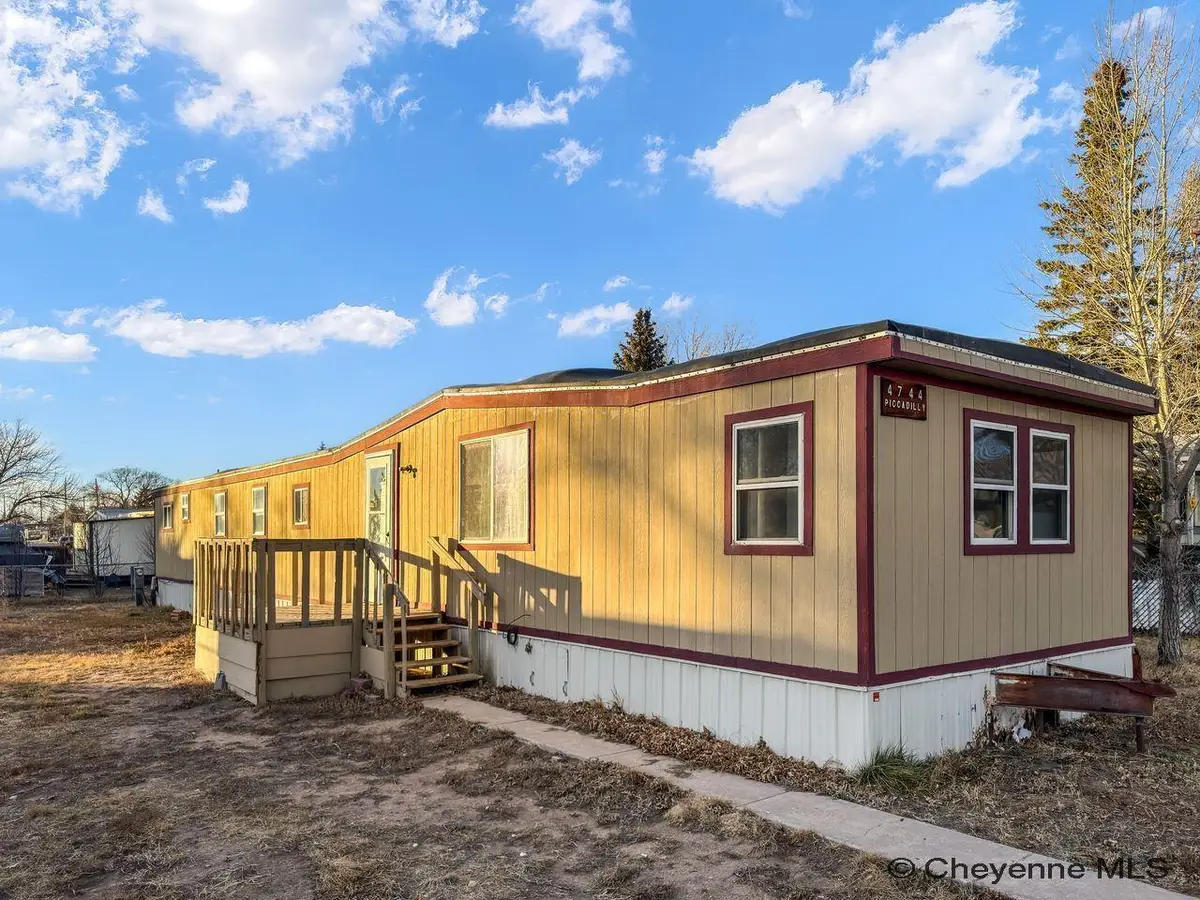 4744 Piccadilly Dr, Cheyenne, WY 82009 - Image #1