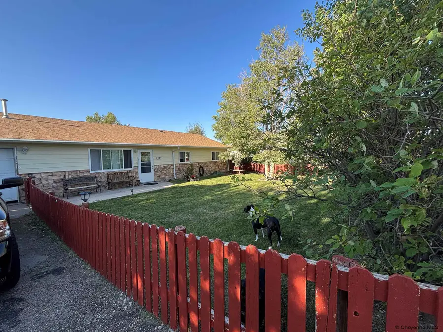 1106 Ashford Dr, Cheyenne, WY 82007 - Image #2