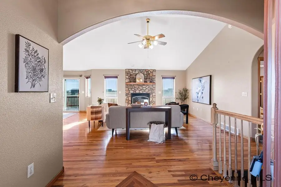 8223 Firethorn Ln, Cheyenne, WY 82009 - Image #2