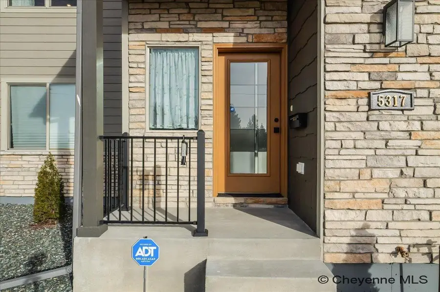 5317 Hilltop Ave, Cheyenne, WY 82009 - Image #2