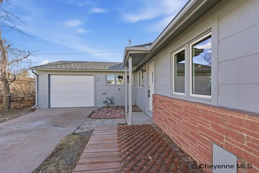 2007 E 17th St, Cheyenne, WY 82001 - Image #3