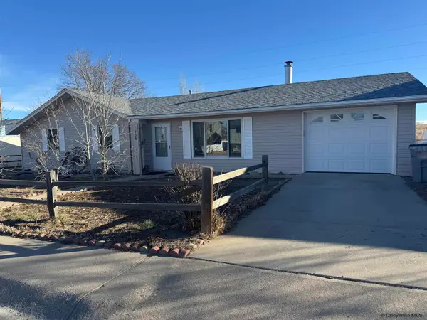 908 18th St, Wheatland, WY 82201
